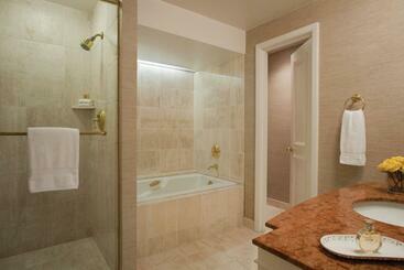 استراحتگاه The Ritz Carlton Dallas, Las Colinas