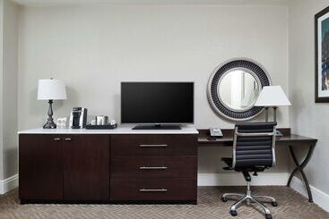 هتل Alex Johnson Rapid City Curio Collection By Hilton