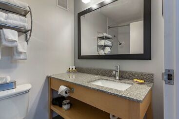 هتل Best Western Plus University Inn