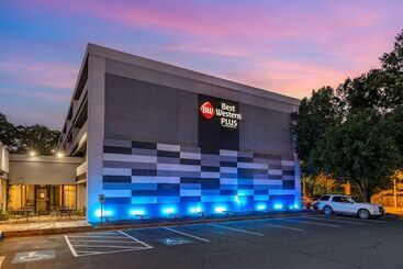 هتل Best Western Plus University Inn