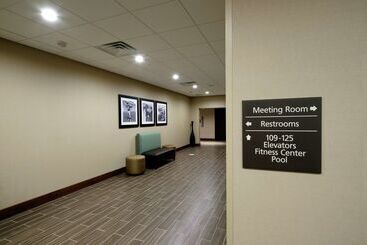هتل Hampton Inn Green Bay Downtown