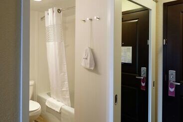 هتل Hampton Inn Green Bay Downtown