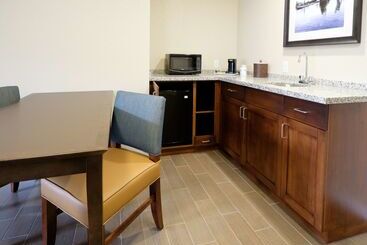 هتل Hampton Inn Green Bay Downtown