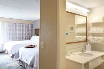 هتل Hampton Inn Green Bay Downtown