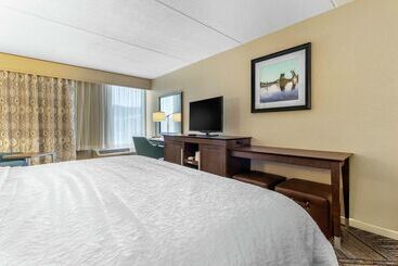 هتل Hampton Inn Green Bay Downtown