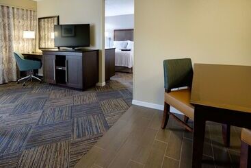 هتل Hampton Inn Green Bay Downtown