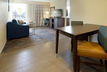 هتل Hampton Inn Green Bay Downtown