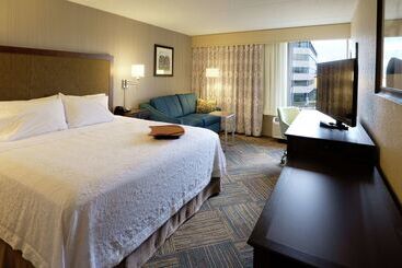 هتل Hampton Inn Green Bay Downtown