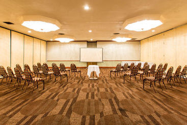 هتل Clarion Modesto