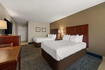 هتل Comfort Inn On The Ocean