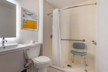 هتل Comfort Inn Philadelphia International Airport West