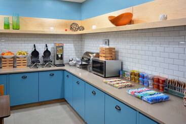 هتل Country Inn & Suites By Radisson, Asheville West Near Biltmore