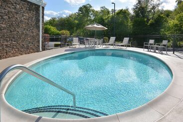 هتل Country Inn & Suites By Radisson, Asheville West Near Biltmore