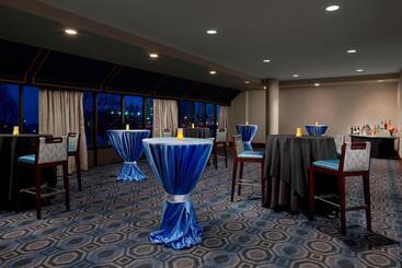 Hotel Courtyard By Marriott Boston Cambridge