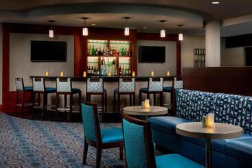 هتل Courtyard By Marriott Boston Cambridge