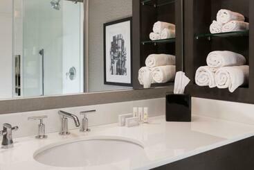هتل Courtyard By Marriott Minneapolis Downtown