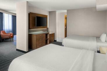 هتل Courtyard By Marriott Minneapolis Downtown