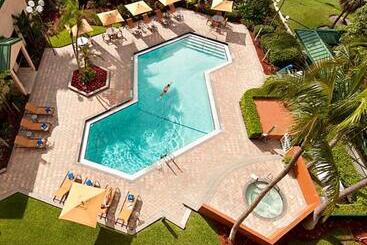 هتل Courtyard By Marriott Fort Lauderdale East / Lauderdale By The Sea