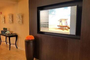 هتل Courtyard By Marriott Fort Lauderdale East / Lauderdale By The Sea