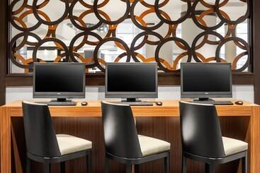 هتل Courtyard By Marriott Minneapolis Downtown