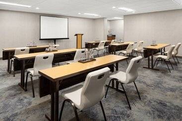 هتل Courtyard By Marriott Minneapolis Downtown