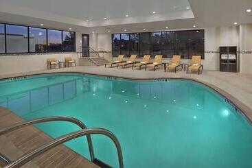 هتل Courtyard By Marriott Philadelphia City Avenue