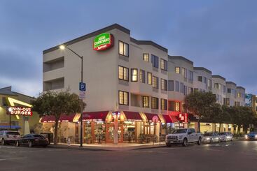 هتل Courtyard By Marriott Fishermans Wharf