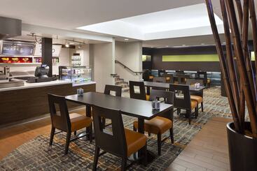 هتل Courtyard By Marriott Fishermans Wharf