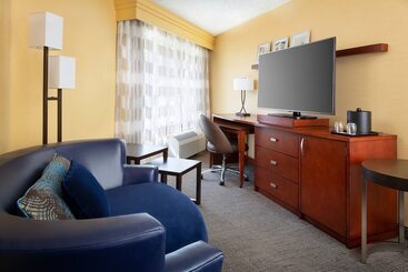 هتل Courtyard By Marriott Fishermans Wharf