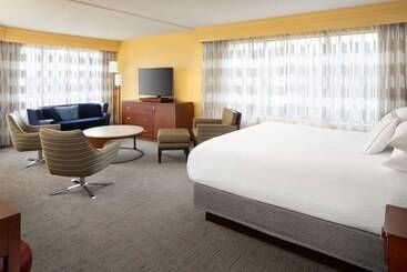 هتل Courtyard By Marriott Fishermans Wharf