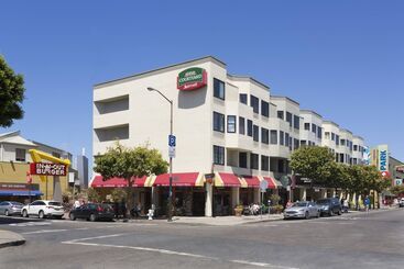 هتل Courtyard By Marriott Fishermans Wharf