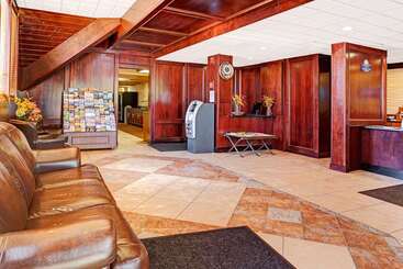 هتل Days Inn By Wyndham Ann Arbor