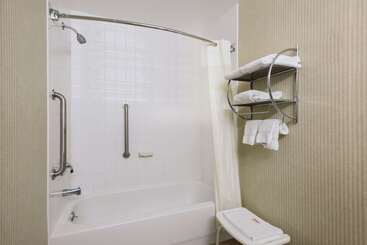 هتل Days Inn By Wyndham Rutland/killington Area