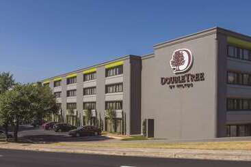 Doubletree By Hilton Hotel Austin Northwest Arboretum