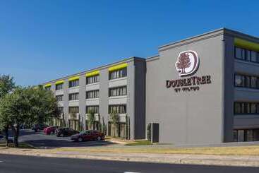 Doubletree By Hilton Hotel Austin Northwest Arboretum