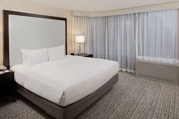 هتل Doubletree By Hilton  Chicago  Magnificent Mile