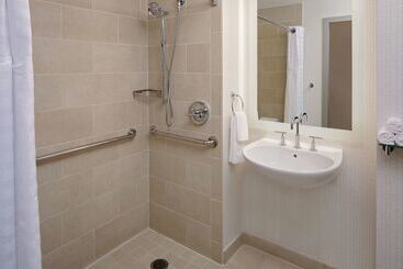 هتل Doubletree By Hilton  Chicago  Magnificent Mile