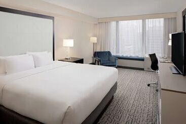 هتل Doubletree By Hilton  Chicago  Magnificent Mile