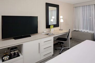 هتل Doubletree By Hilton  Chicago  Magnificent Mile