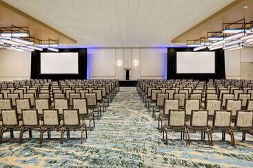 هتل Doubletree By Hilton  Chicago  Magnificent Mile