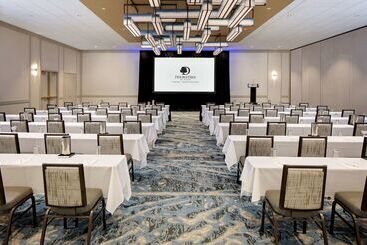 هتل Doubletree By Hilton  Chicago  Magnificent Mile