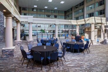 هتل Wyndham Garden Westlake