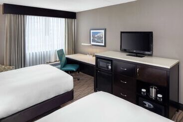 هتل Wyndham Garden Westlake