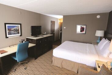 هتل Wyndham Garden Westlake