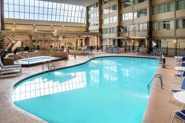 هتل Wyndham Garden Westlake