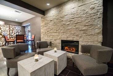 هتل Wyndham Garden Westlake