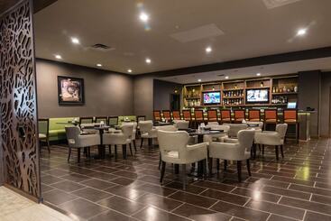 هتل Wyndham Garden Westlake