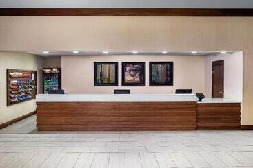 هتل Wyndham Garden Westlake