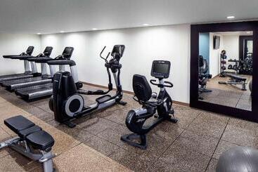 هتل Wyndham Garden Westlake