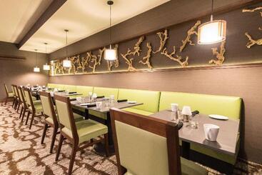 هتل Wyndham Garden Westlake